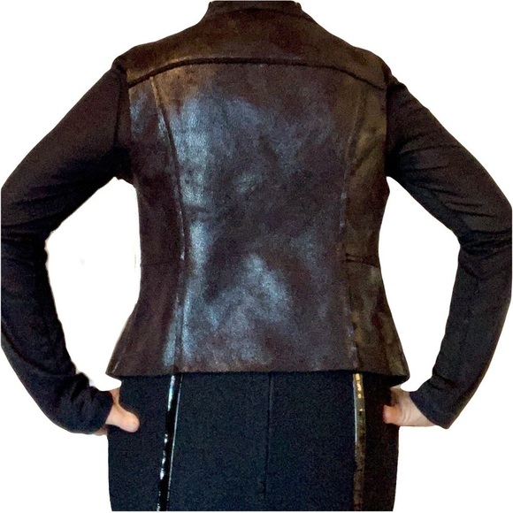 Sz M Unstructured Black Faux Leather and Faux Fur Vest w Side Zipper Pockets - Picture 9 of 13